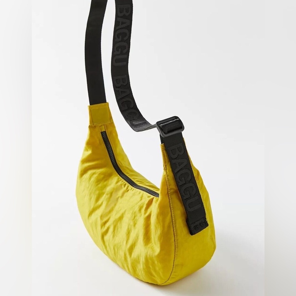 Medium Baggu Crescent Bag in Sour